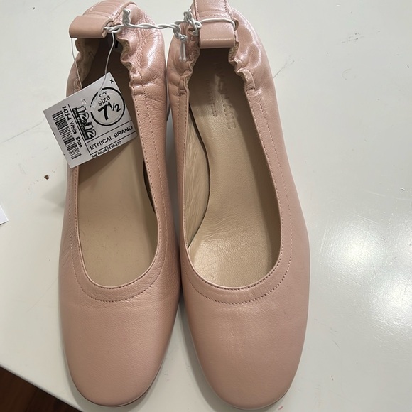 Everlane Italian Leather The Day Heel Pale Pink - Picture 8 of 16